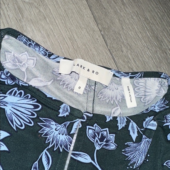 Lark & Ro Navy Dress with light blue Floral Design size 0 - Picture 3 of 9
